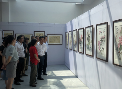 翰墨飄香繪振興，舞臺藝術(shù)展新篇——戰(zhàn)旗雅韻書畫藝術(shù)展盛大開幕
